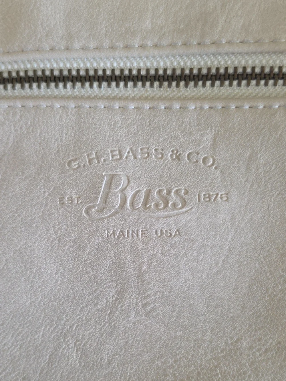 ​✨ G.H. Bass & Co. Cream / Off-White Faux Leather Pouch / Wristlet EUC ✨